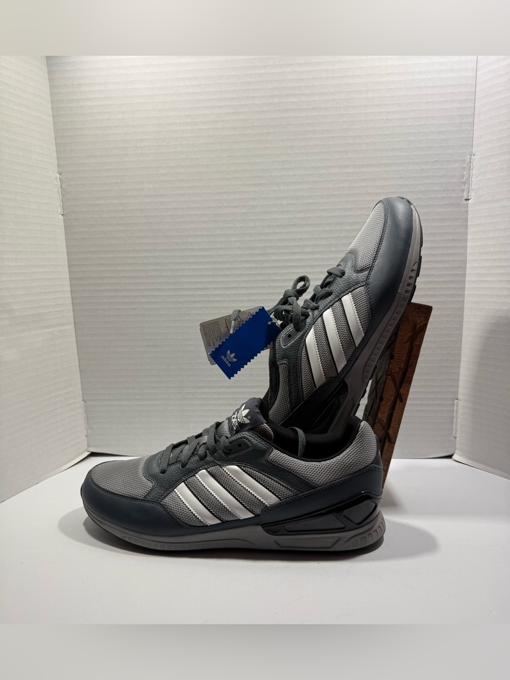 Adidas ZX 95 Run Sneakers Mens Size 11Running Sneakers Gray G2322  New No Box